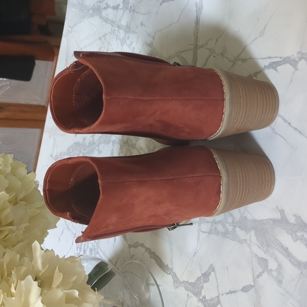 Chic Rust Ankle Booties - Picture 4 of 4